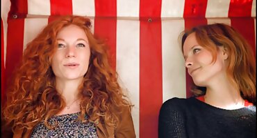 phim sex nhật hay BandugUgan có sinh viên đeo kính trong studio. phim sex mỹ đen