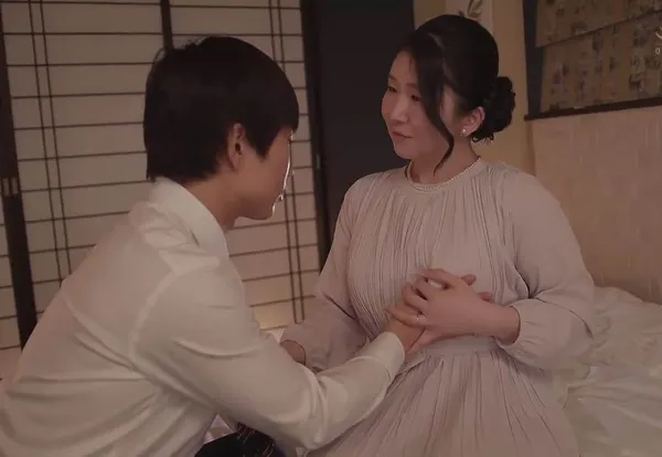 naomi sex Món quà bất ngờ của má kế cho cậu con trai vừa mới tốt nghiệp ra trường